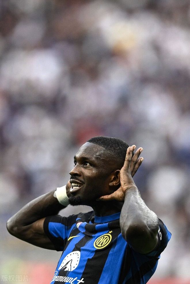 门将措手不 门将措手不