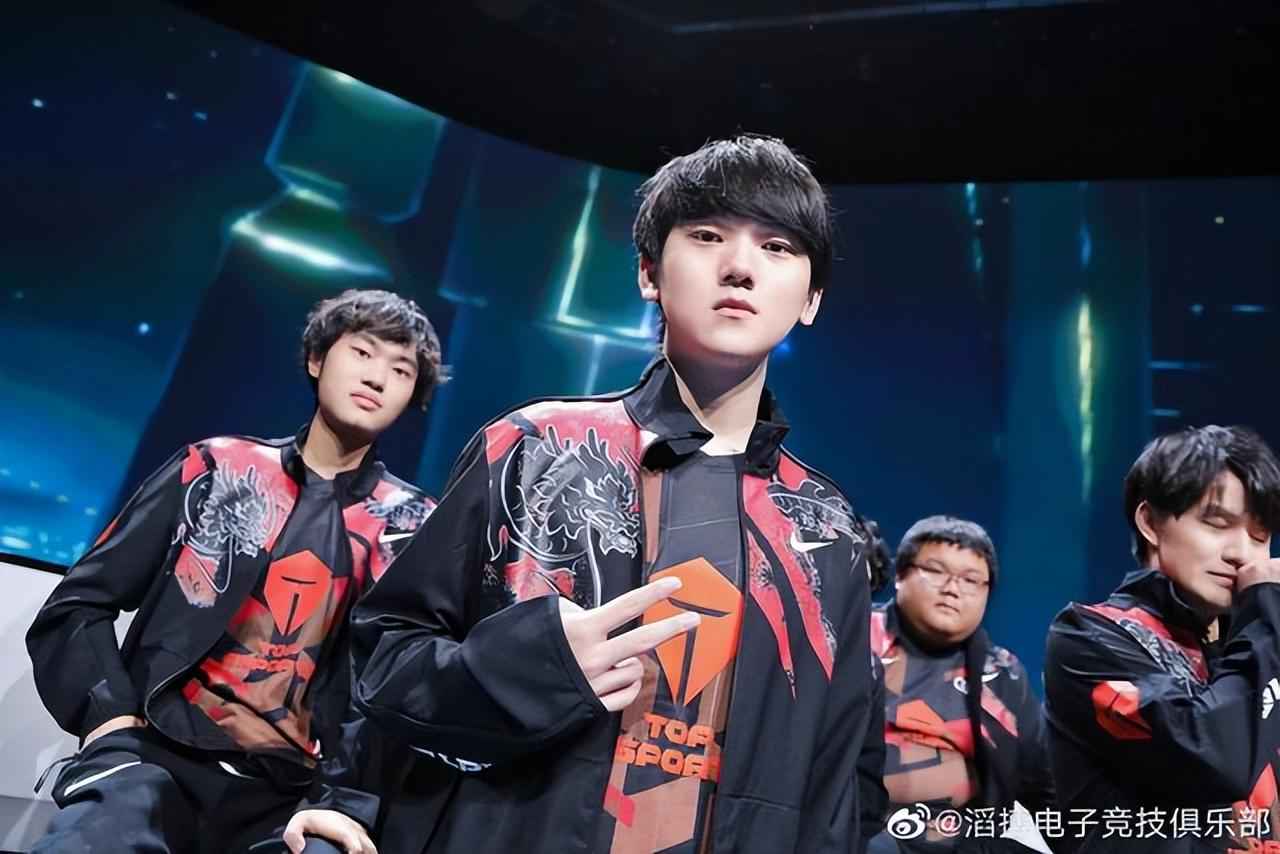 何通过现代 何通过现代