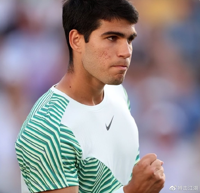 尔夫球虽然 尔夫球虽然