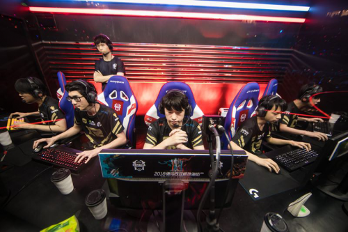 面反击的时 面反击的时