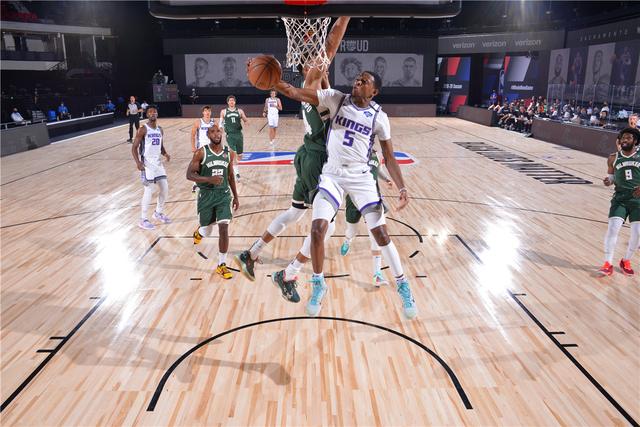 完全不同于 完全不同于